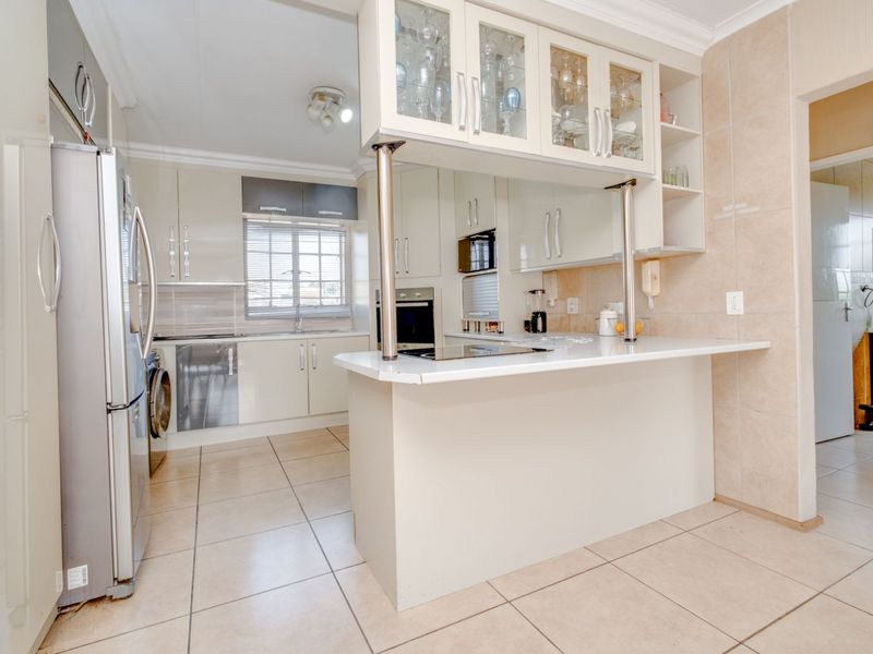 Apartment For Sale in Radiokop - Photo 5