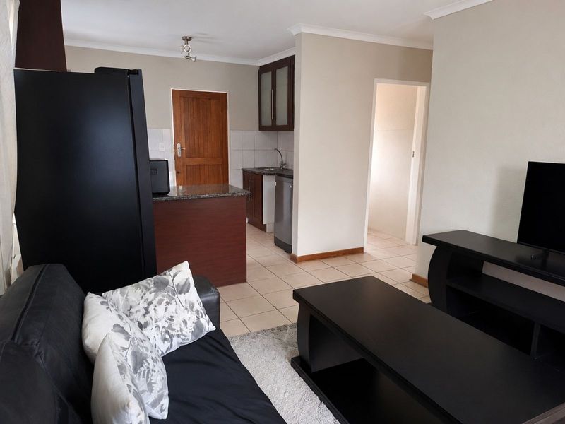 Townhouse For Sale in Bendor - Photo 6
