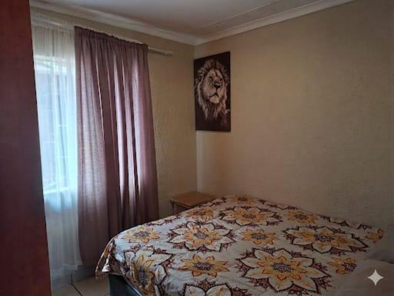 Townhouse For Sale in Bendor - Photo 9