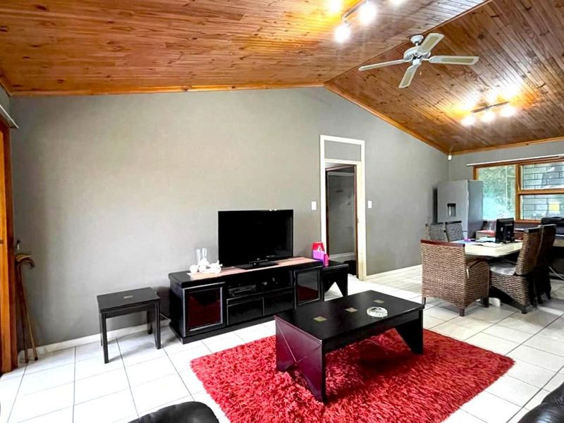 House For Sale in Sedgehill - Photo 9