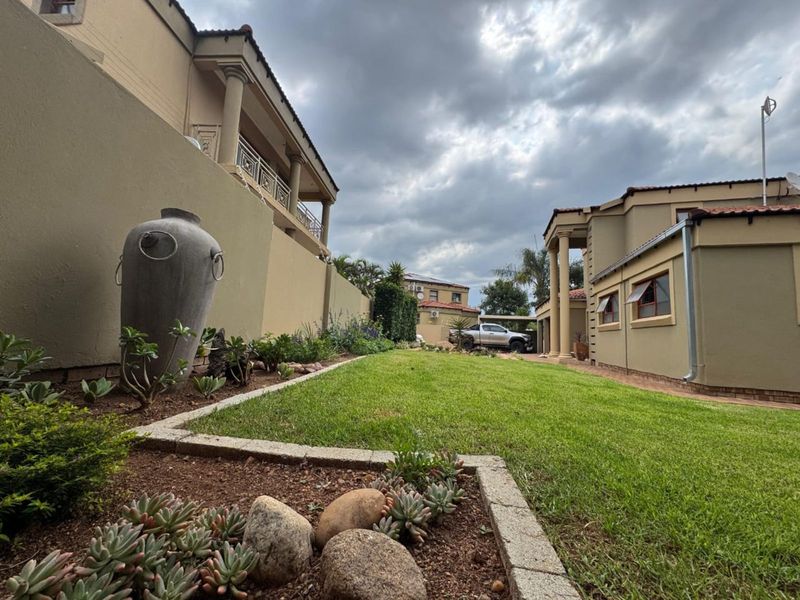 House For Sale in Bendor - Photo 2