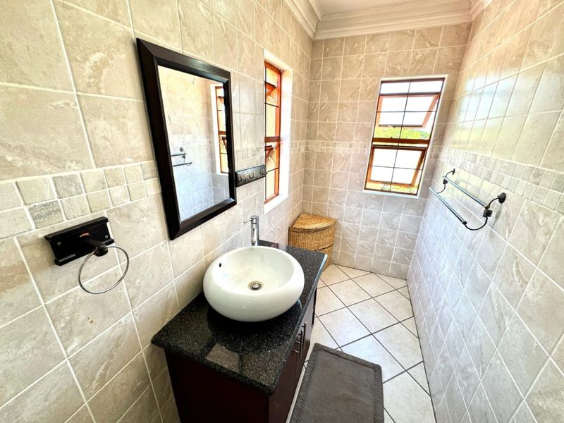 House For Sale in Bendor - Photo 10