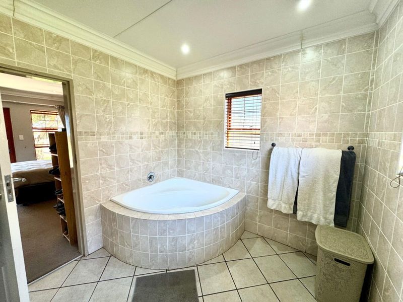 House For Sale in Bendor - Photo 9