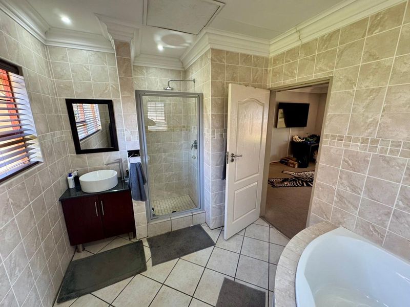 House For Sale in Bendor - Photo 8