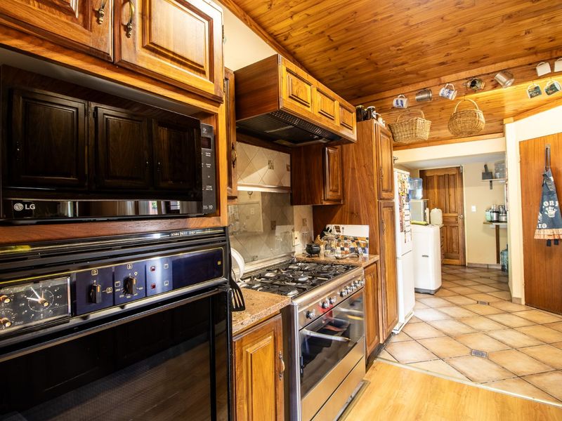 House For Sale in Moreleta Park - Photo 8