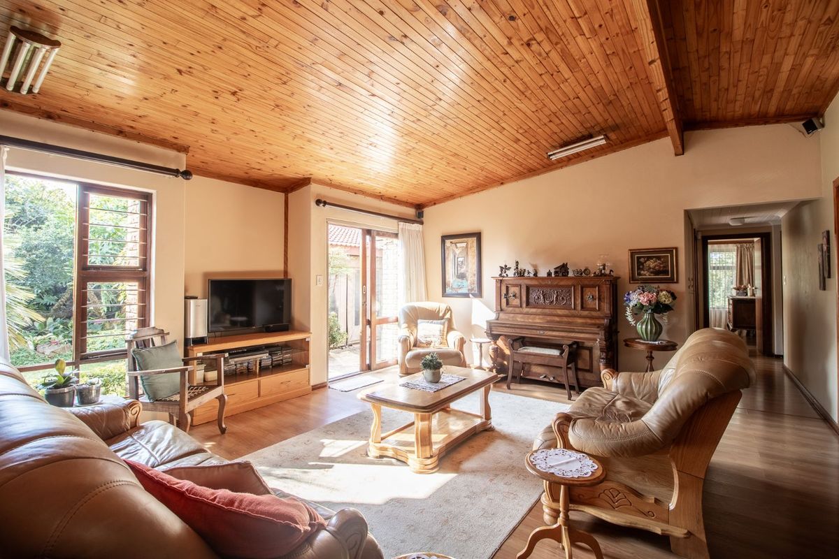 House For Sale in Moreleta Park - Photo 4