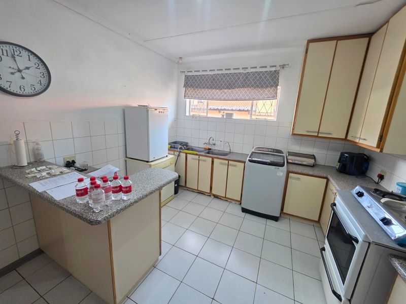 House For Sale in South Ridge - Photo 6