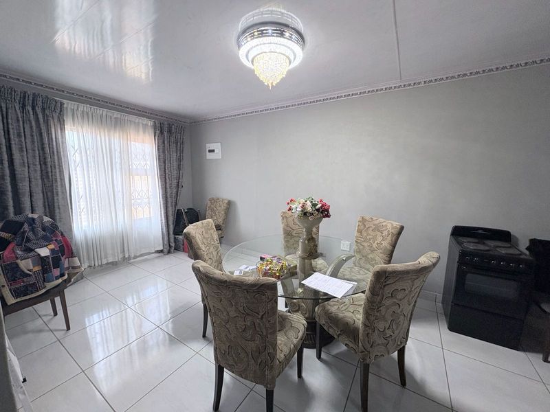 House For Sale in Roodepan - Photo 7