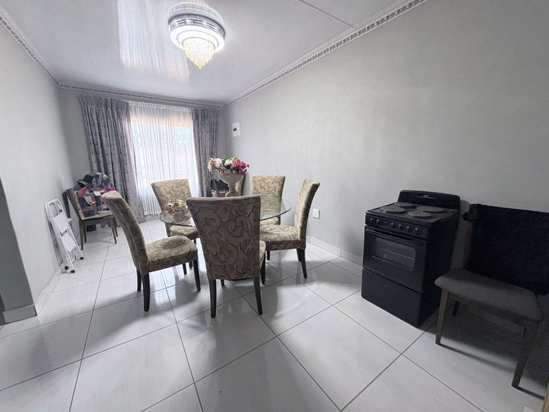 House For Sale in Roodepan - Photo 6