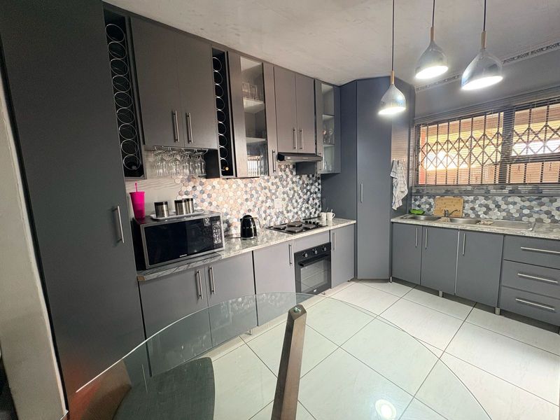 House For Sale in Roodepan - Photo 9
