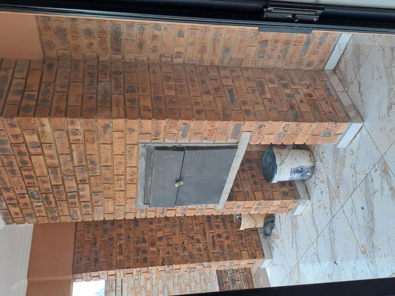 House For Sale in Rayton Central - Photo 9