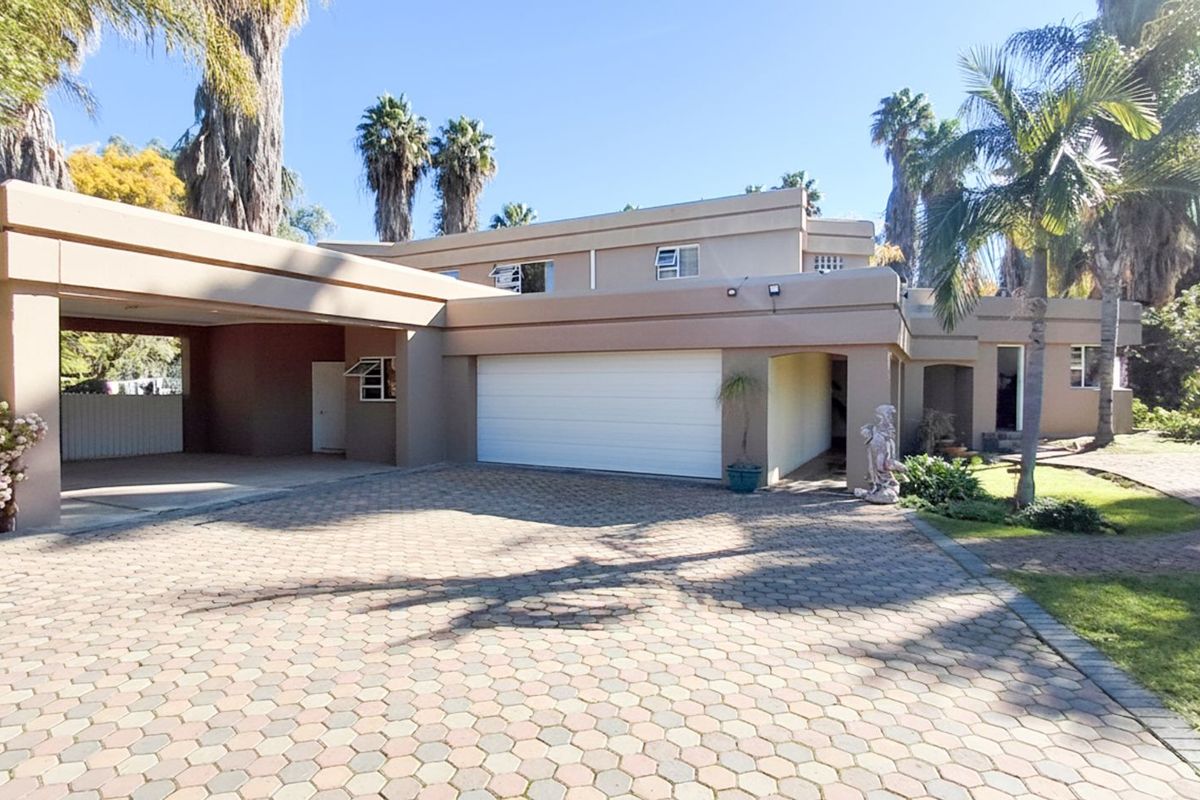 House For Sale in West Bank - Photo 2