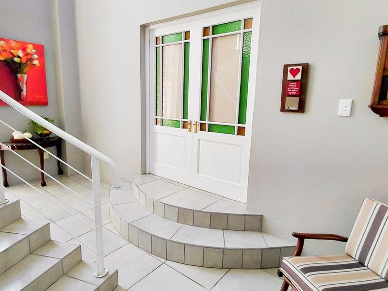 House For Sale in West Bank - Photo 4