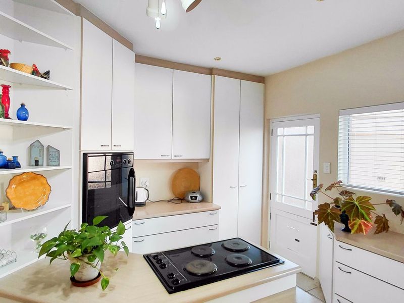 House For Sale in West Bank - Photo 10