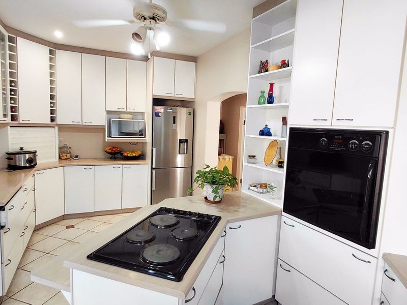 House For Sale in West Bank - Photo 9