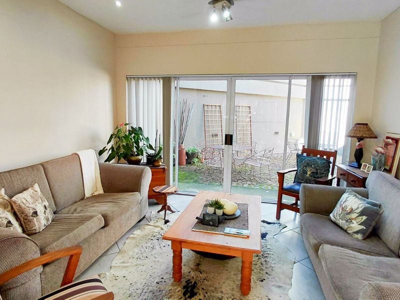 House For Sale in West Bank - Photo 6