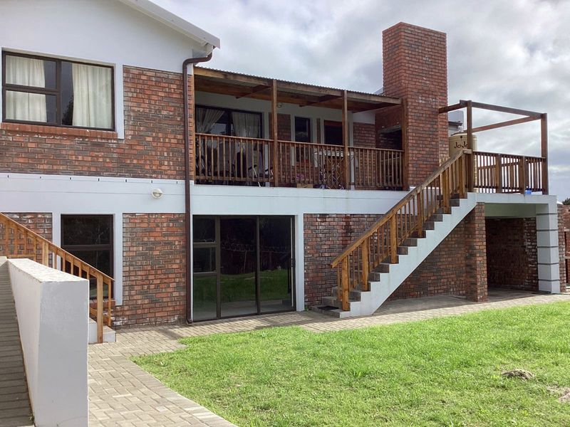 House For Sale in Albertinia Central - Photo 1