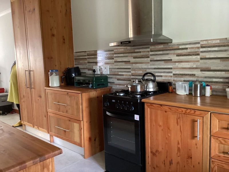 House For Sale in Albertinia Central - Photo 8