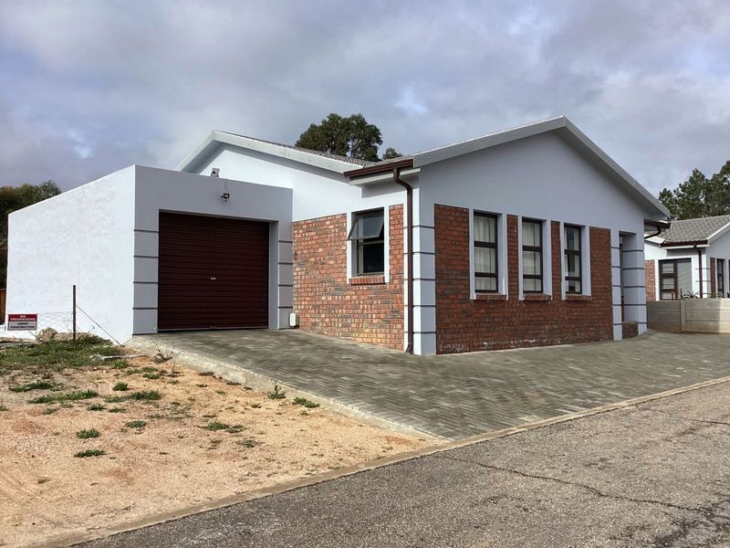 House For Sale in Albertinia Central - Photo 3