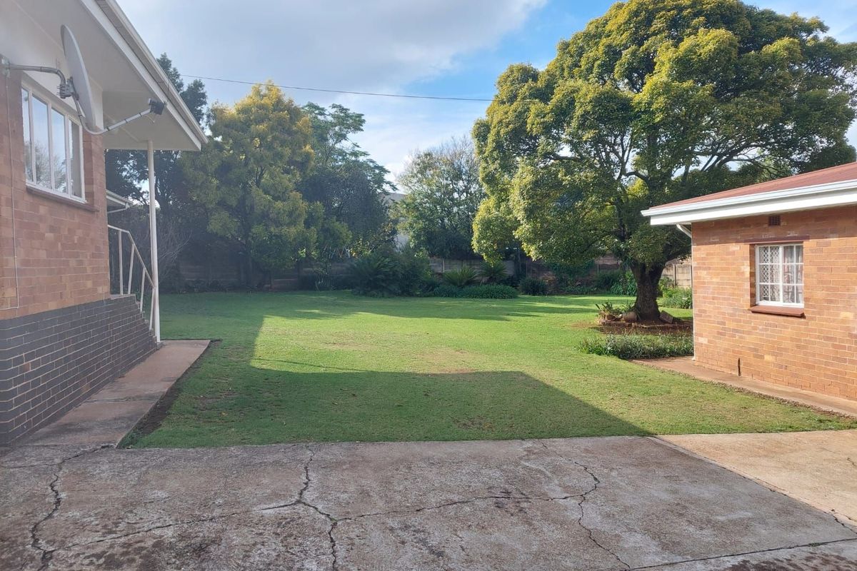 House For Sale in Roodepoort - Photo 3