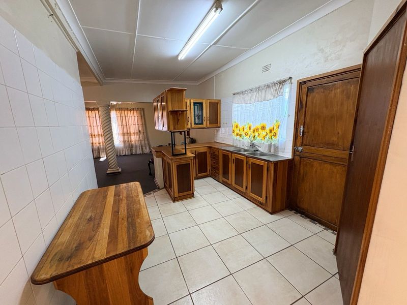 House For Sale in Northview - Photo 8