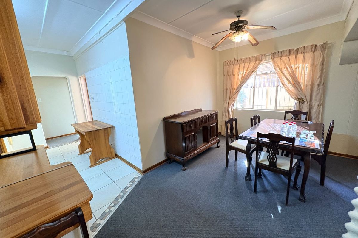 House For Sale in Northview - Photo 5