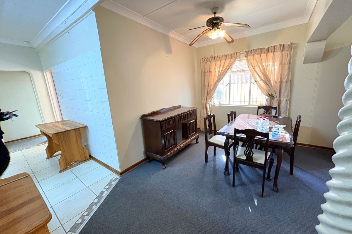 House For Sale in Northview - Photo 4