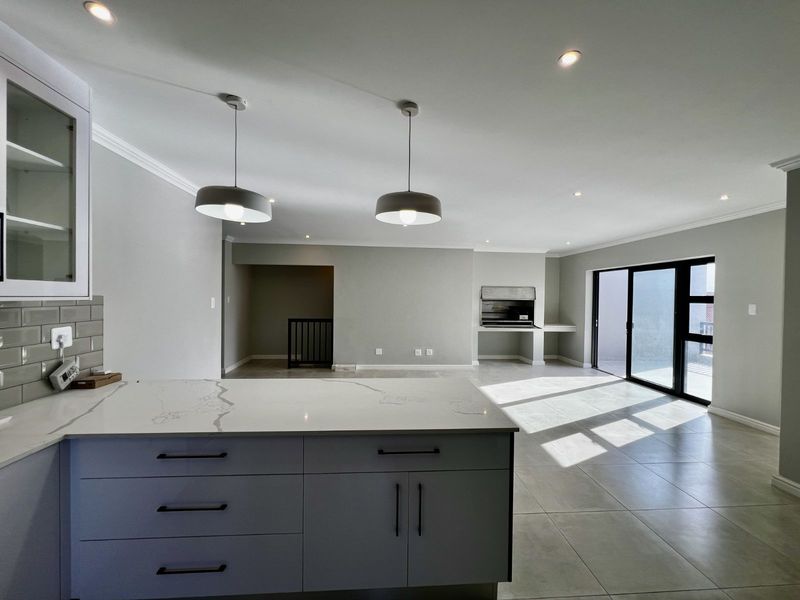 House For Sale in Fraaiuitsig - Photo 9