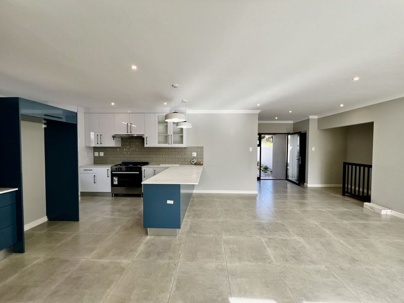 House For Sale in Fraaiuitsig - Photo 6