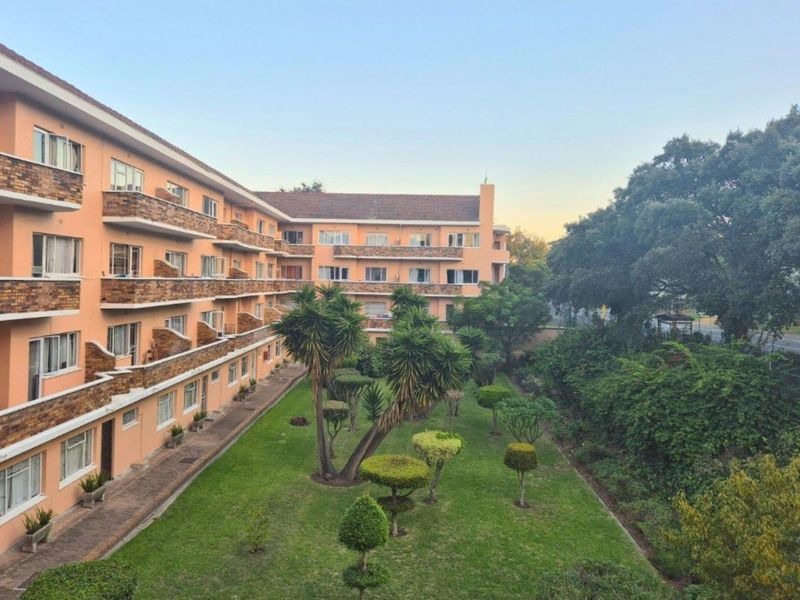 Apartment For Sale in Rosebank - Photo 1