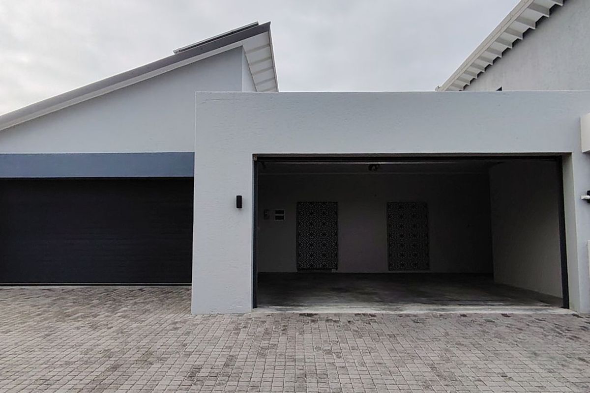 House For Sale in Village On Sea - Photo 3