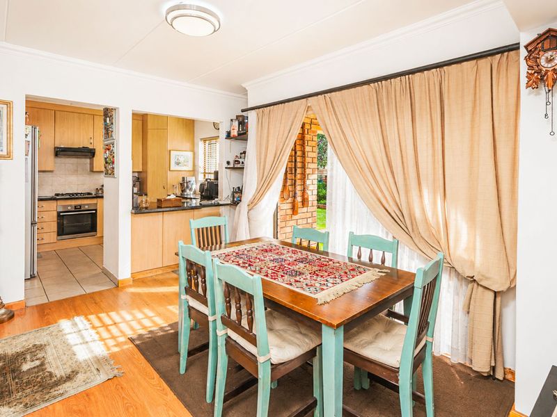 Townhouse For Sale in Willowbrook - Photo 10