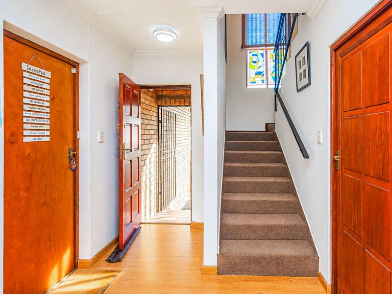 Townhouse For Sale in Willowbrook - Photo 8