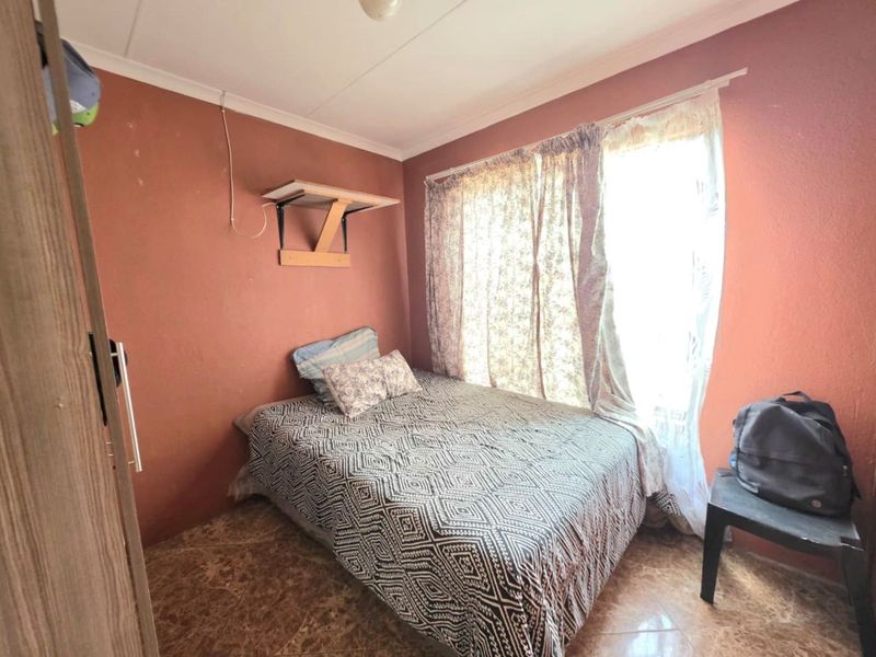 House For Sale in Soshanguve Ext - Photo 9