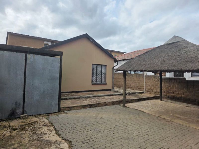 House For Sale in Soshanguve Ext - Photo 1