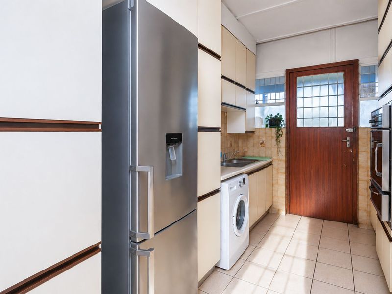 Apartment For Sale in Killarney - Photo 10