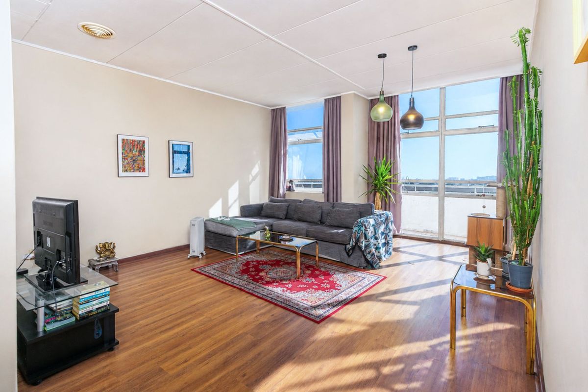 Apartment For Sale in Killarney - Photo 2