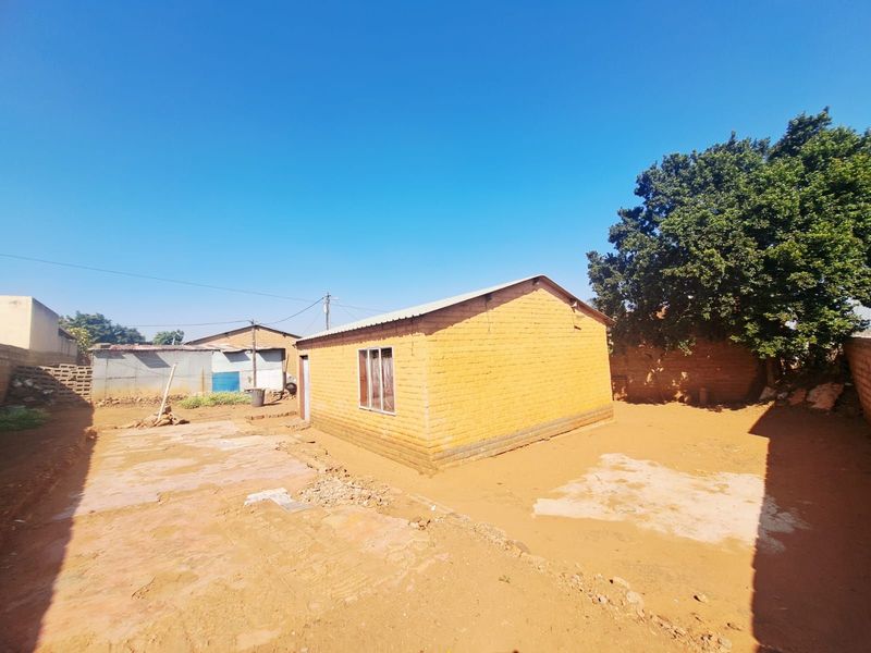 House For Sale in Mamelodi East - Photo 4
