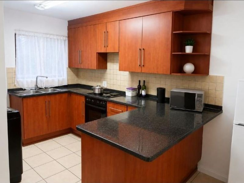 House For Sale in Thornhill - Photo 2