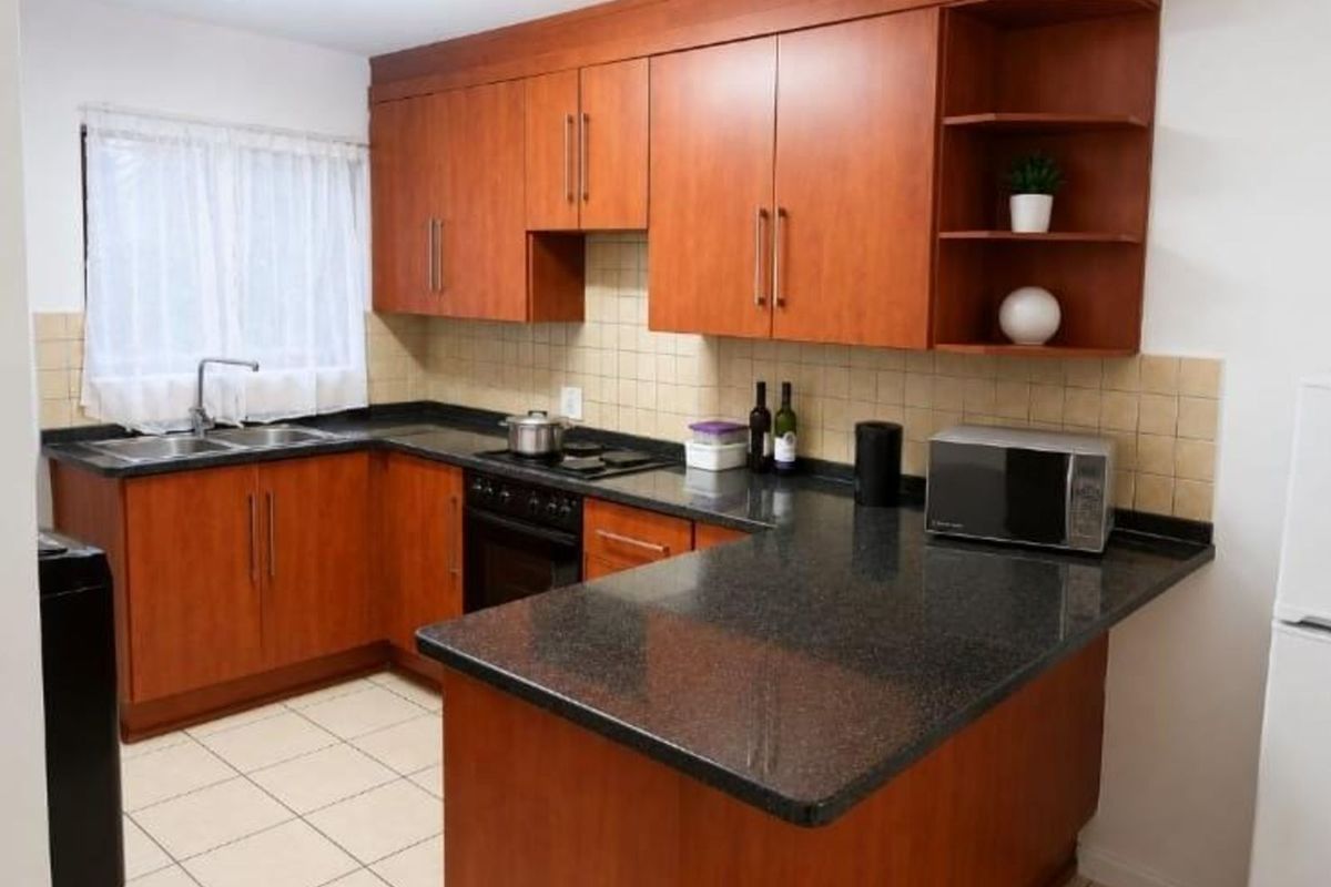 House For Sale in Thornhill - Photo 2