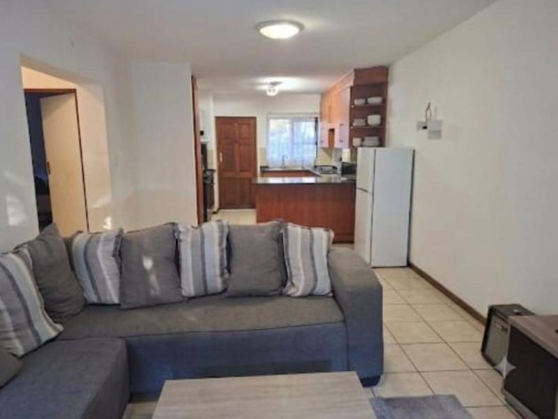 House For Sale in Thornhill - Photo 4