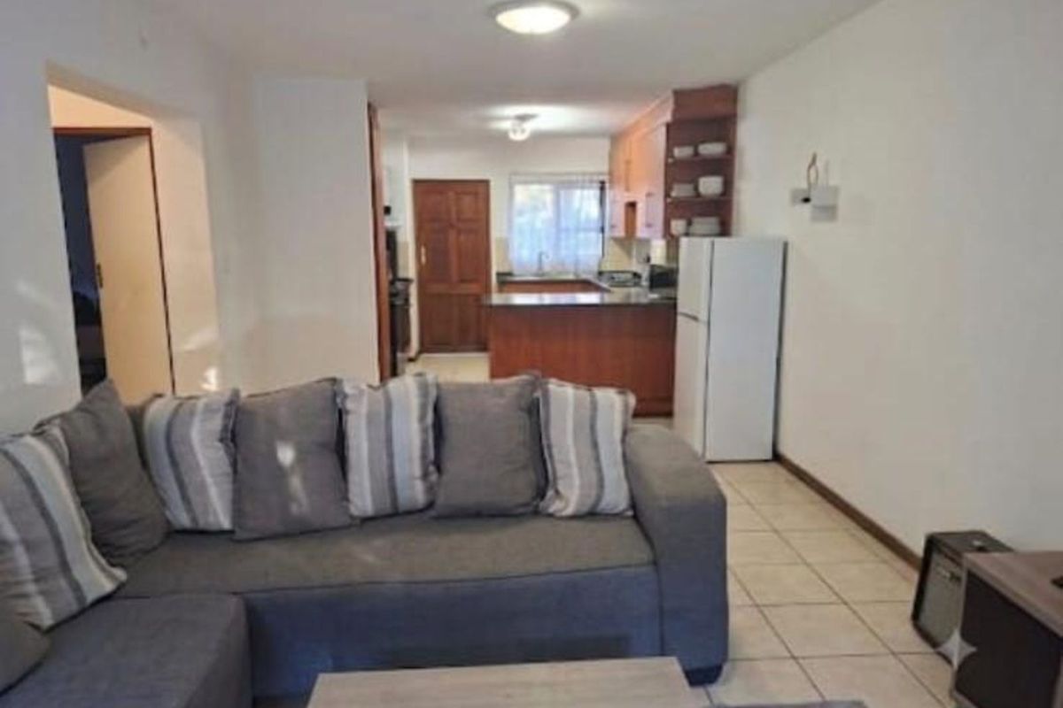 House For Sale in Thornhill - Photo 4