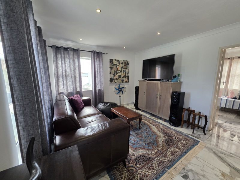 House For Sale in Gordons Bay Village - Photo 7