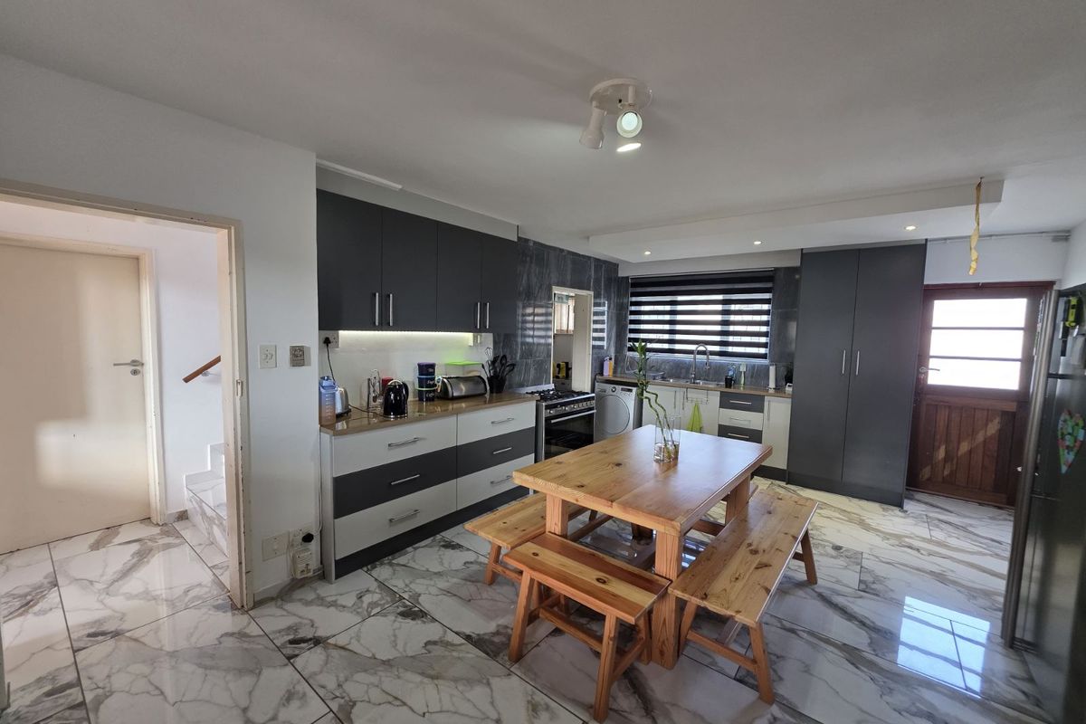 House For Sale in Gordons Bay Village - Photo 3