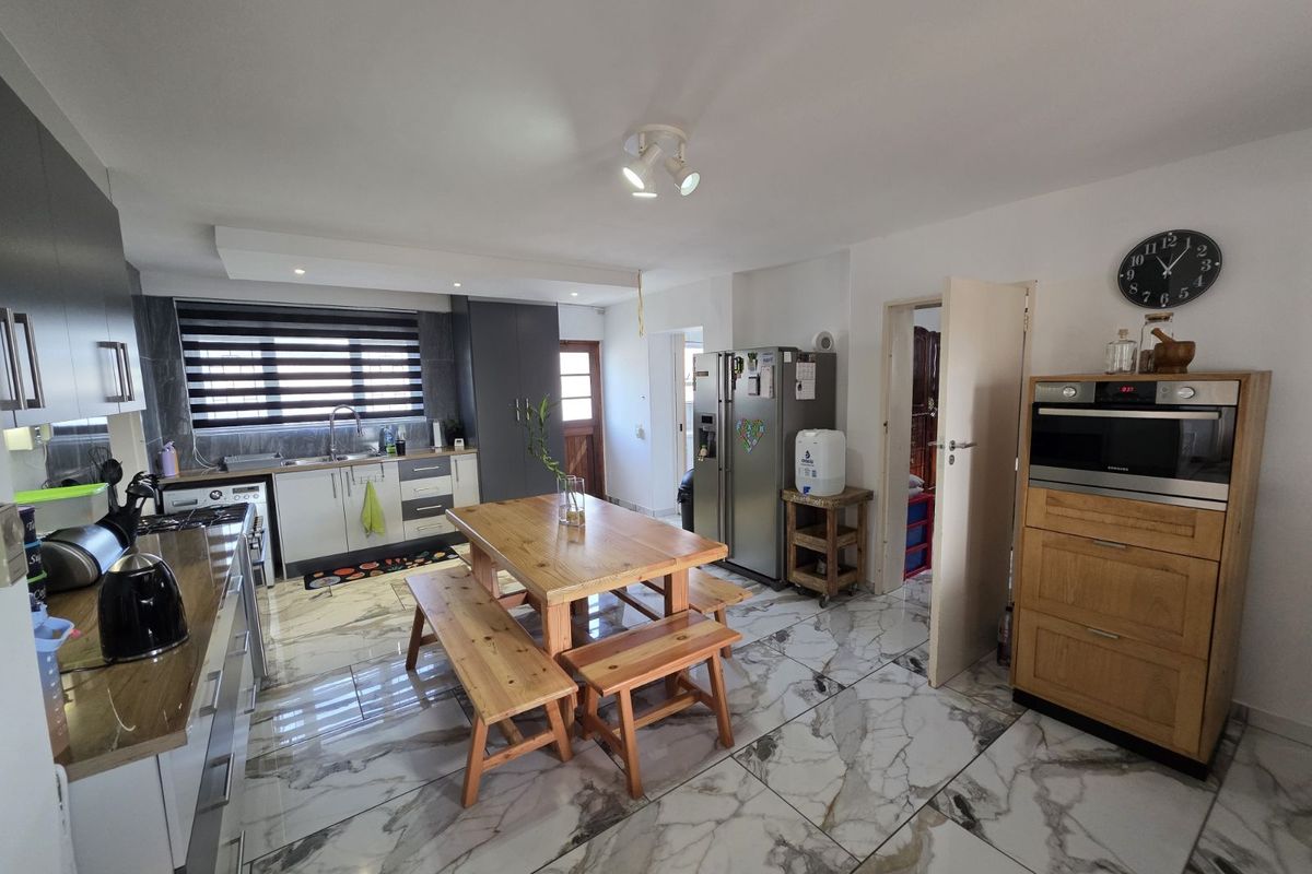 House For Sale in Gordons Bay Village - Photo 2