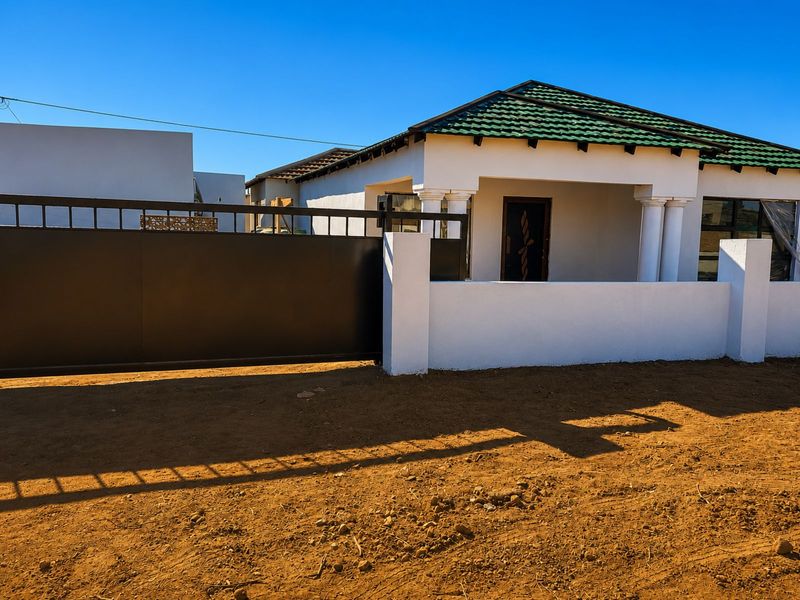 House For Sale in Mankweng - Photo 3