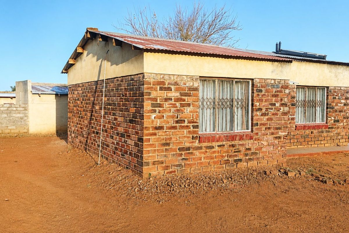 House For Sale in Polokwane Ext 71 - Photo 2