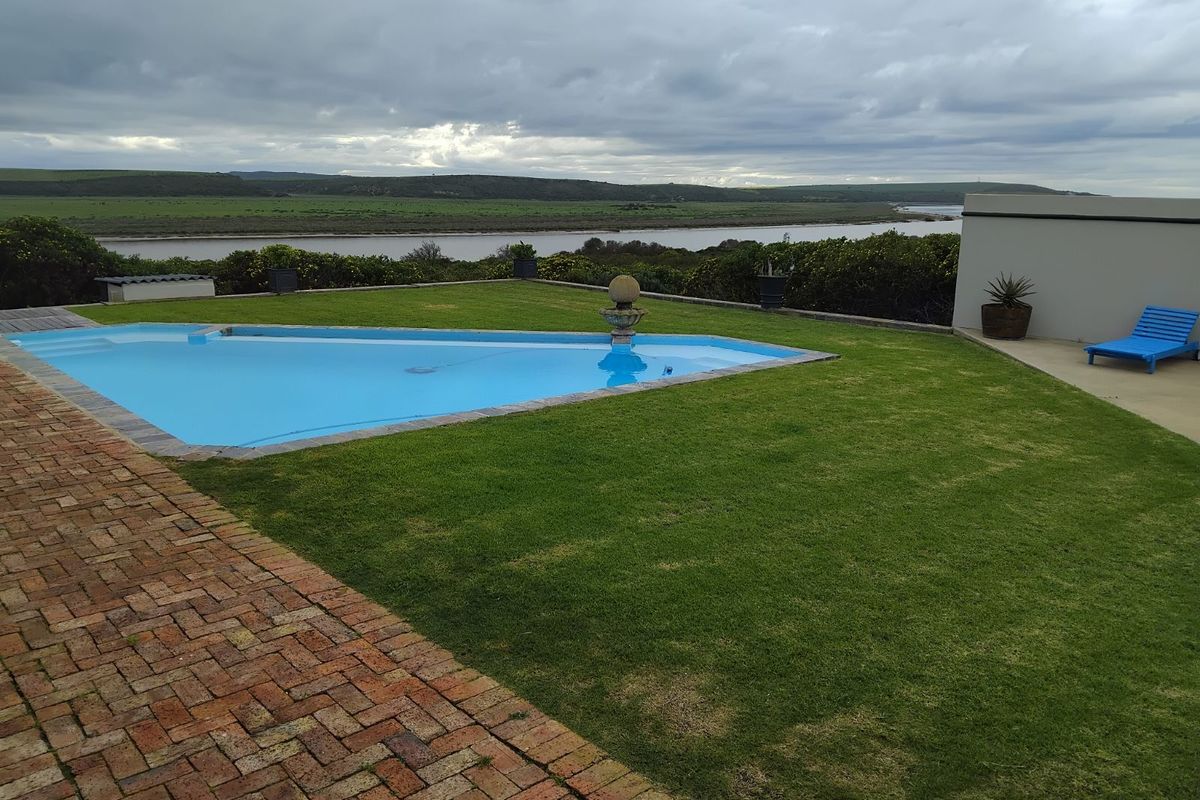 House For Sale in Gouritsmond Rural - Photo 2