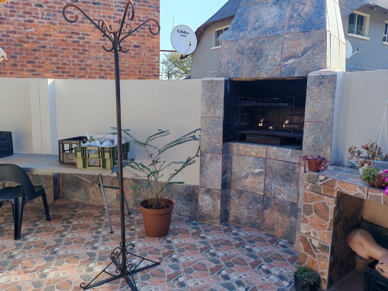 House For Sale in Constantia Resort - Photo 6