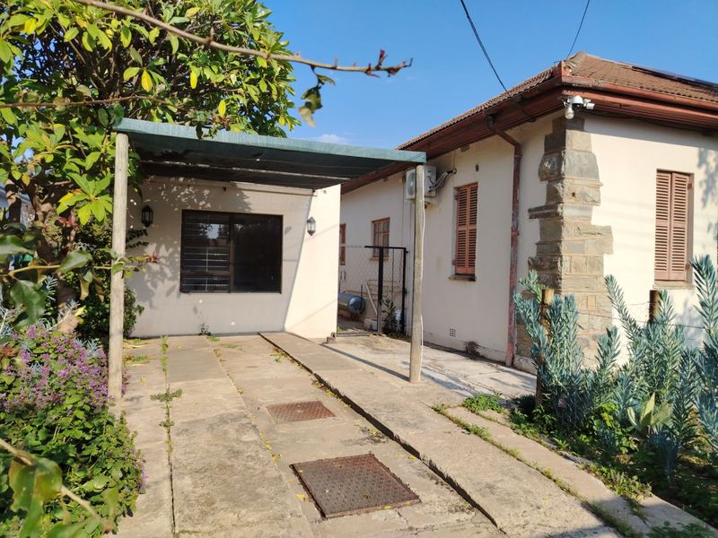 House For Sale in Graaff-Reinet Central - Photo 2